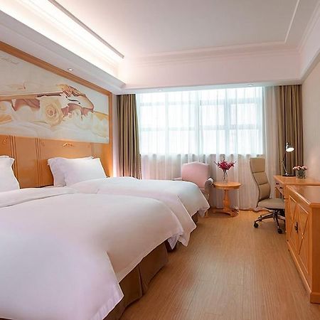 Vienna 3 Best Hotel Shenzhen Airong Road Exteriör bild